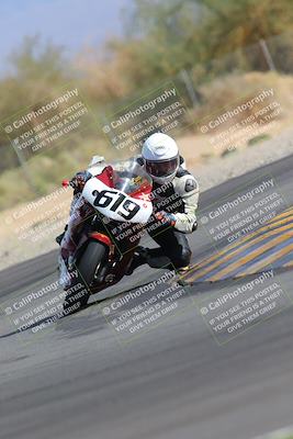 media/Nov-05-2022-SoCal Trackdays (Sat) [[f8d9b725ab]]/Turn 2 (1120am)/